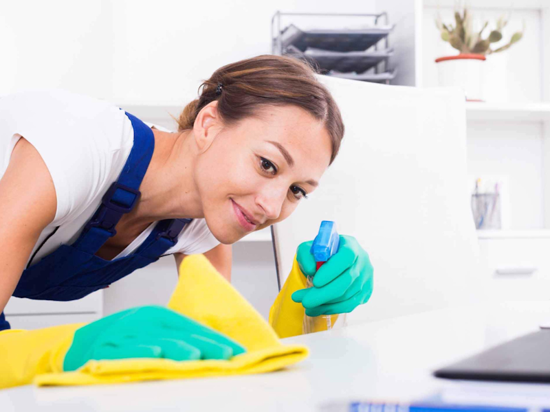 Experience the Ease of a House Cleaning Service